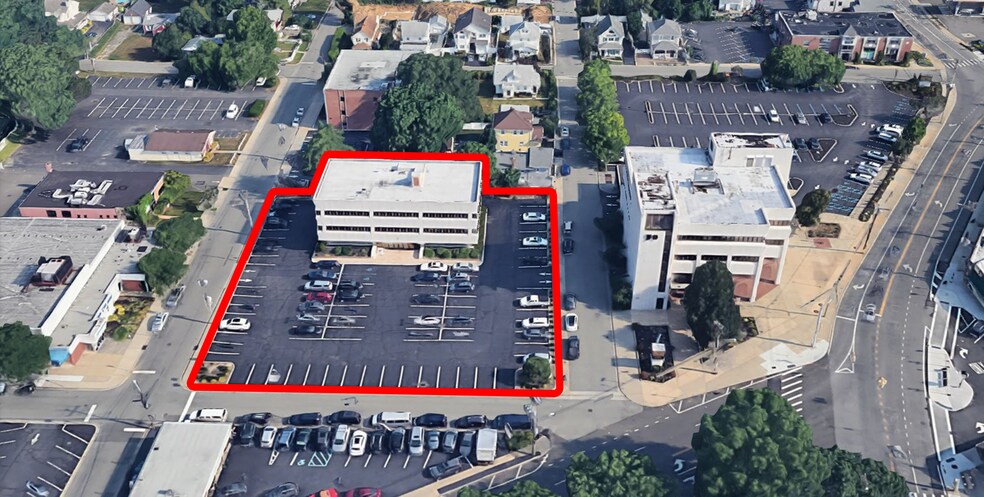 2 Roosevelt Ave, Syosset, NY à louer - Photo du bâtiment - Image 2 de 10