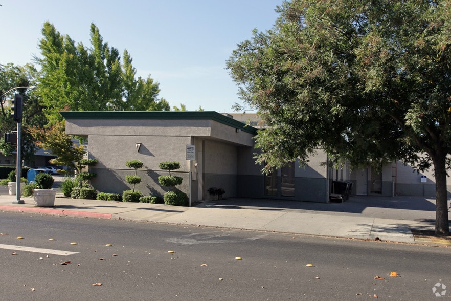 1321 I St, Modesto, CA for lease - Building Photo - Image 3 of 13