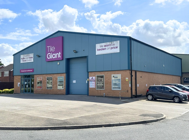 Dixon Clos, Lincoln for lease - Building Photo - Image 2 of 3