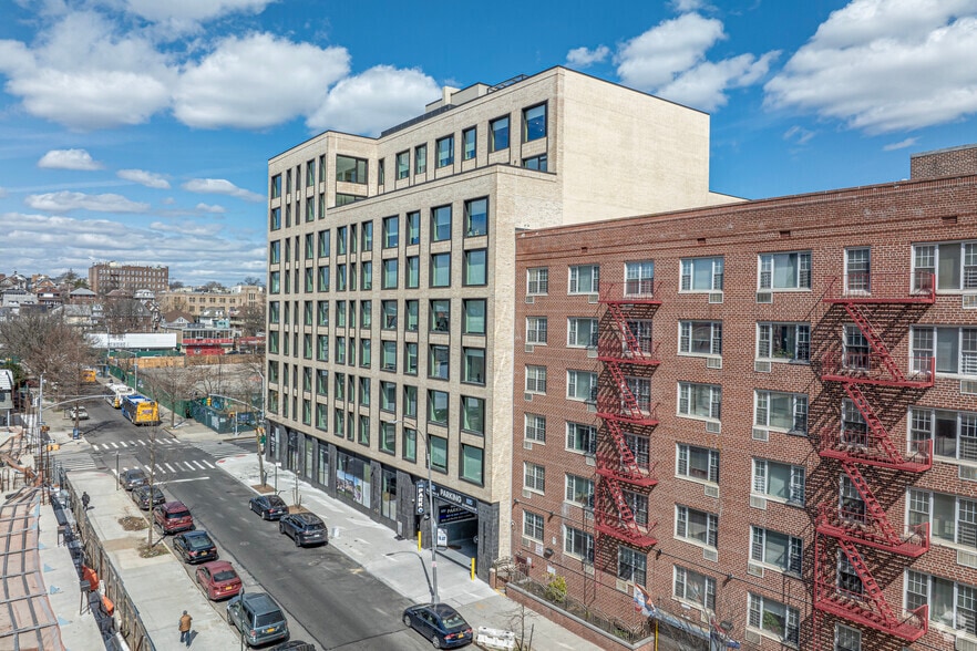 15310 88th Ave, Jamaica, NY à louer - Photo du bâtiment - Image 2 de 6