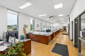 1710 Rte Transcanadienne, Dorval, QC à louer Photo intérieure- Image 2 de 13