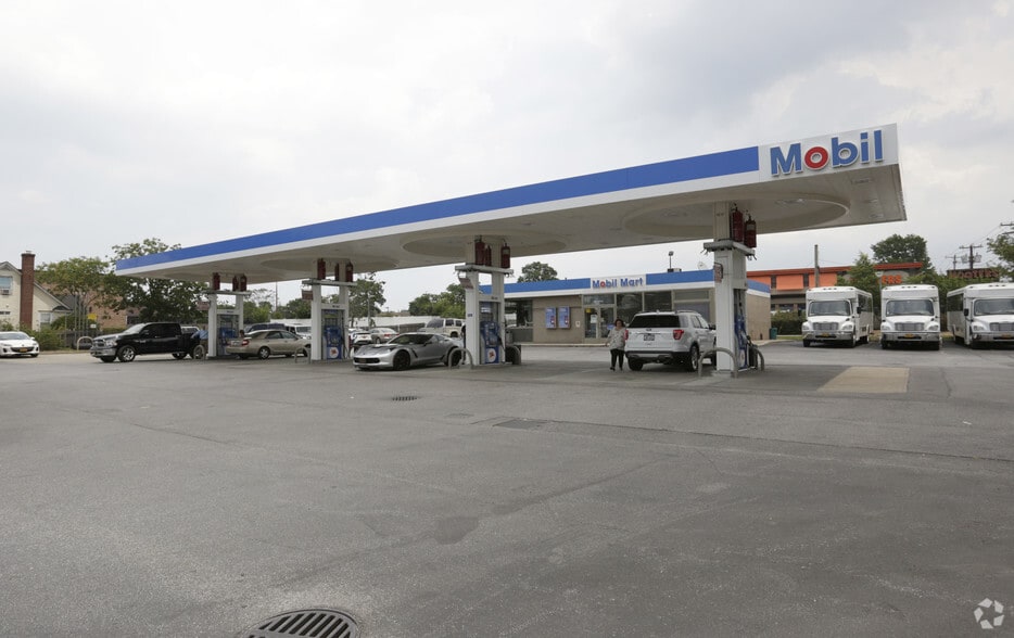 2351 Broadhollow Rd, Farmingdale, NY for lease - Building Photo - Image 2 of 5