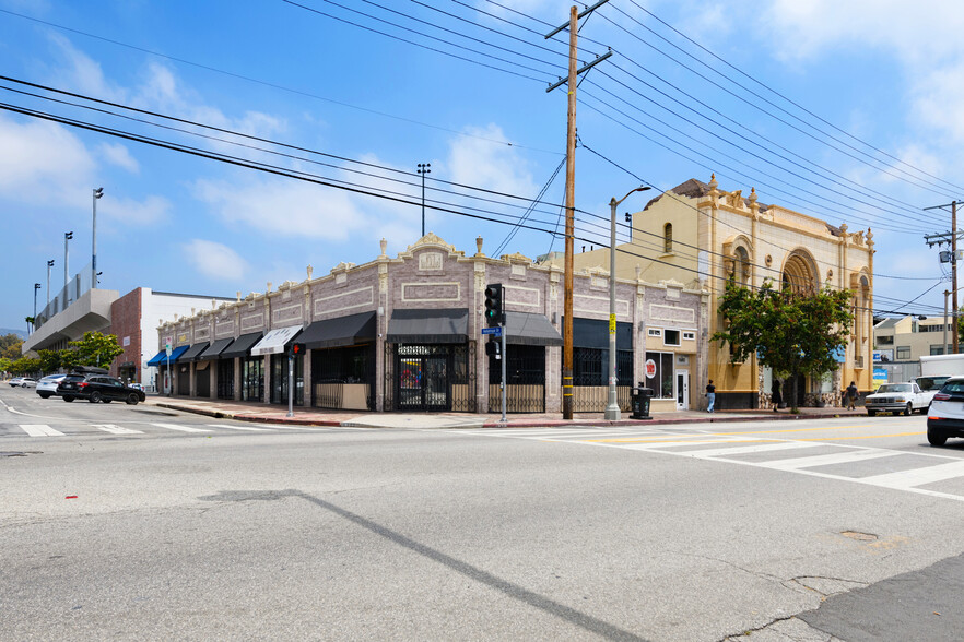 700 N Heliotrope Dr, Los Angeles, CA à louer - Photo du b timent - Image 1 de 4