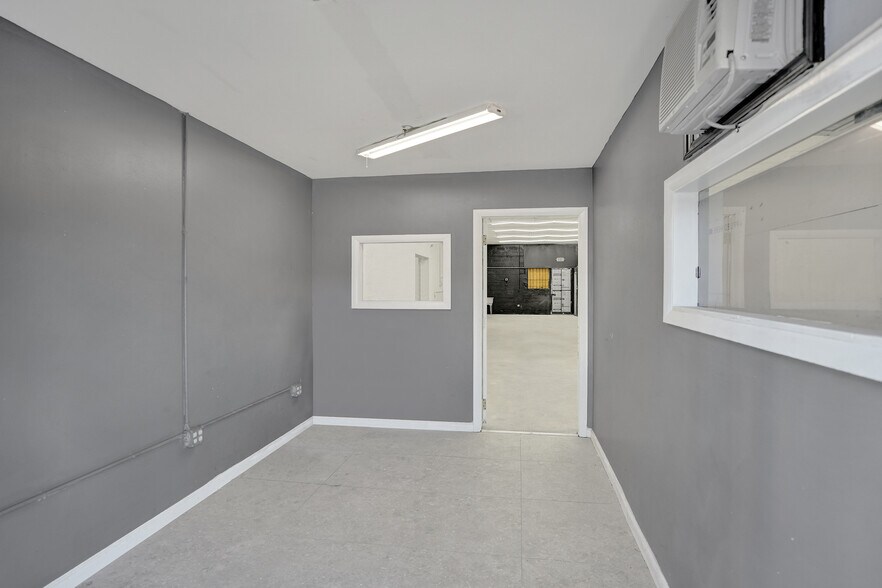 828 NW 1st St, Fort Lauderdale, FL à vendre - Photo du bâtiment - Image 2 de 29