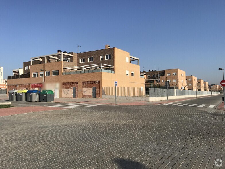 Immeuble residentiel dans Parla, Madrid à vendre - Photo du bâtiment - Image 2 de 2