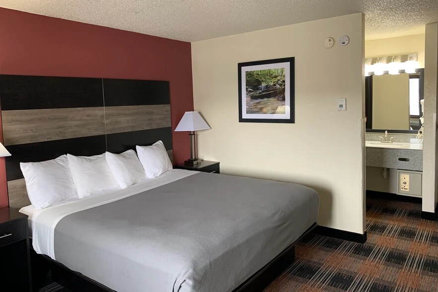 5 Gateway Dr, Waupun, WI à vendre - Photo du bâtiment - Image 3 de 10