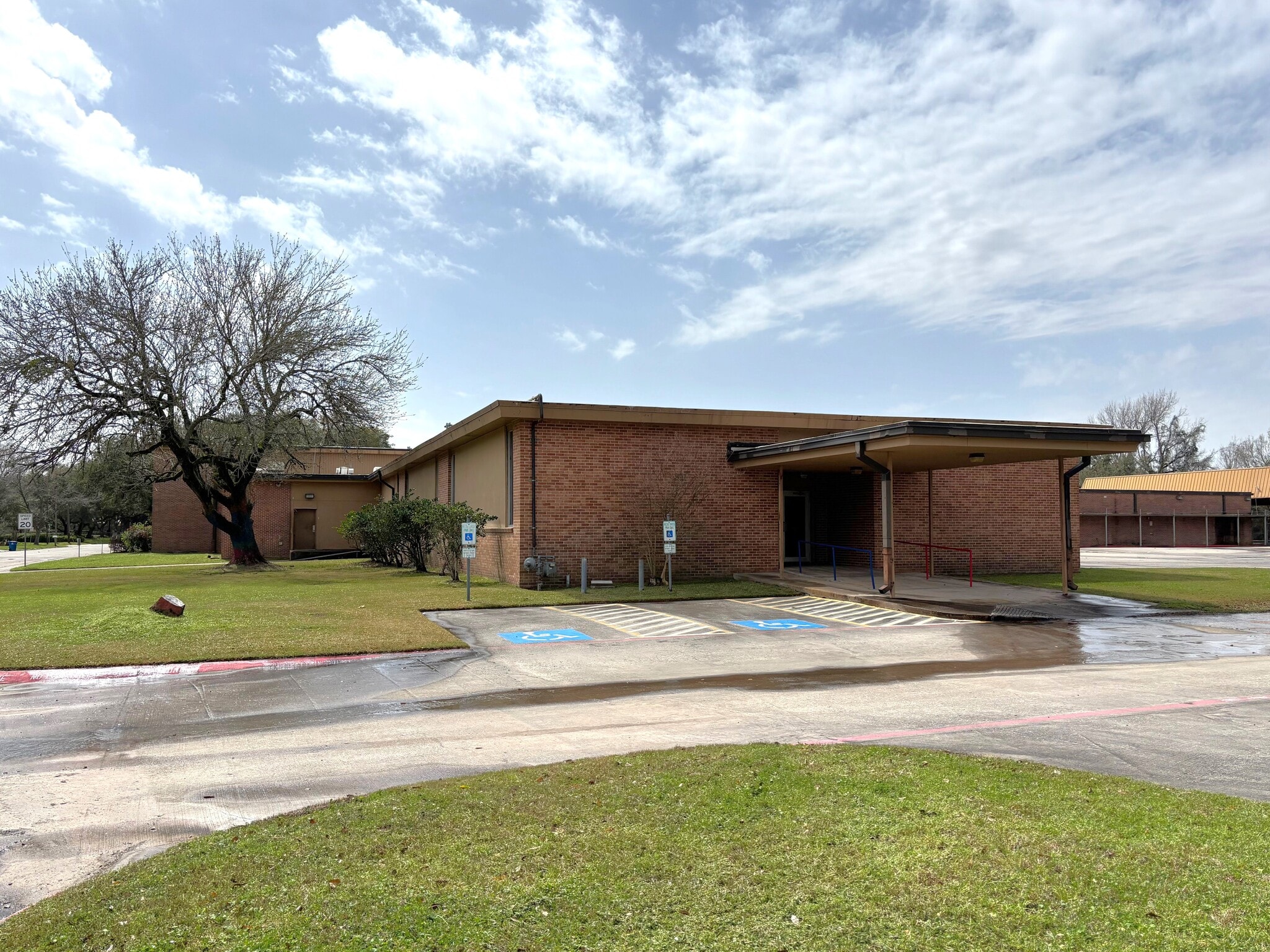 600 Charles St, Humble, TX for sale Primary Photo- Image 1 of 10