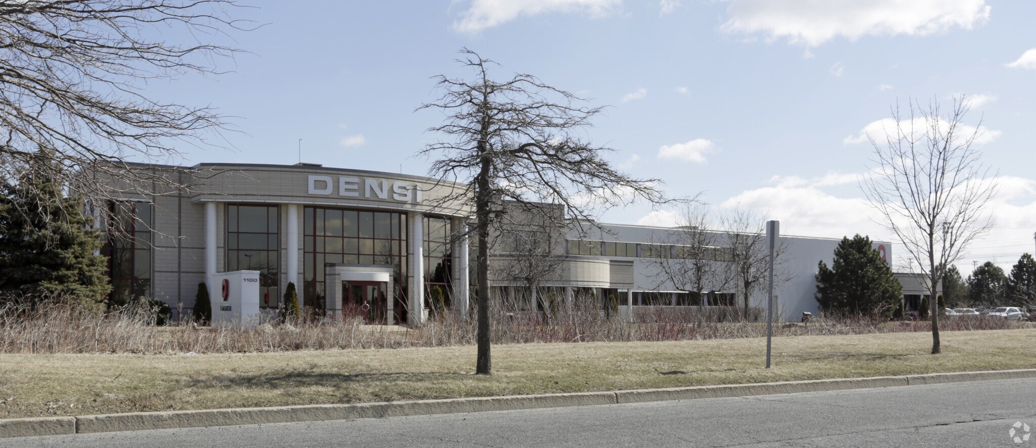 1100 Rue Parent, St-Bruno-de-Montarville, QC for sale Primary Photo- Image 1 of 1