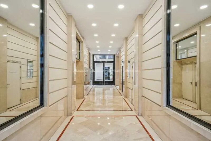 6 Rue Paul Baudry, Paris for lease - Lobby - Image 3 of 4