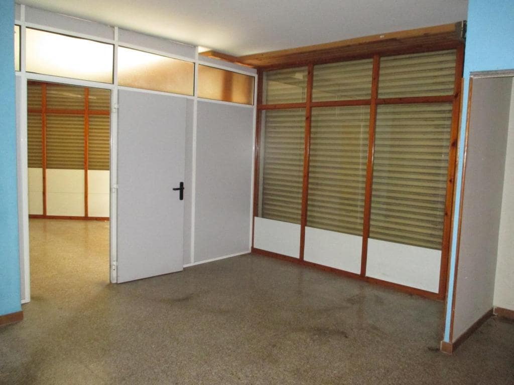 Mollet del Vallès, BAR 08100 - Unit 01 - - Interior Photo - Image 2 of 7