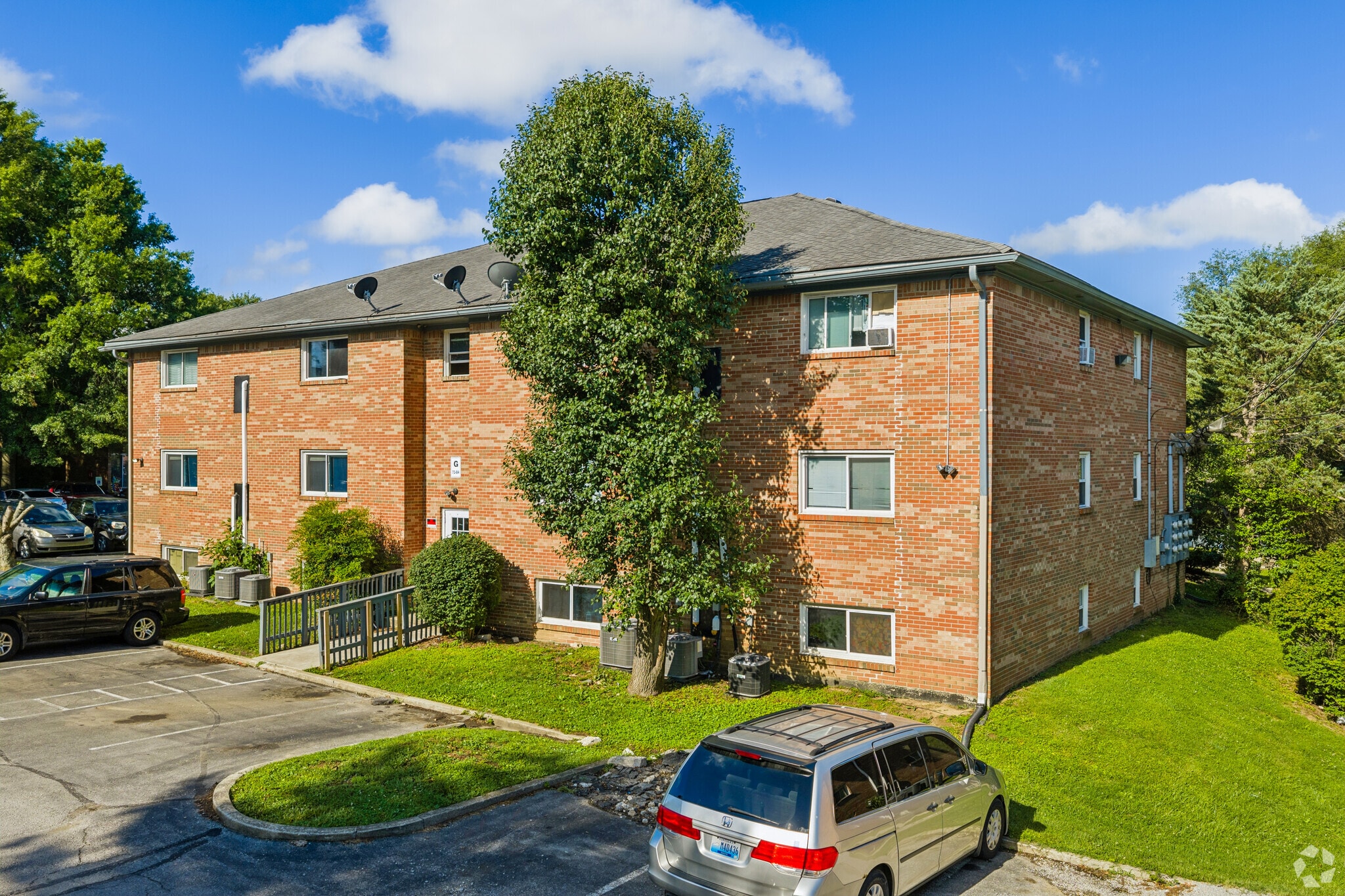 2045 Cambridge Dr, Lexington, KY for sale Building Photo- Image 1 of 31