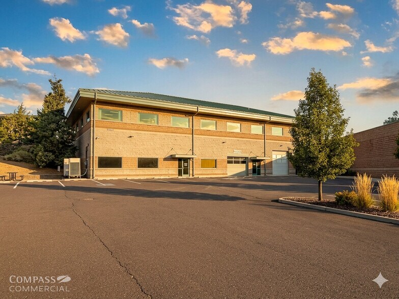 20706 High Desert Ln, Bend, OR à louer - Photo du bâtiment - Image 2 de 13