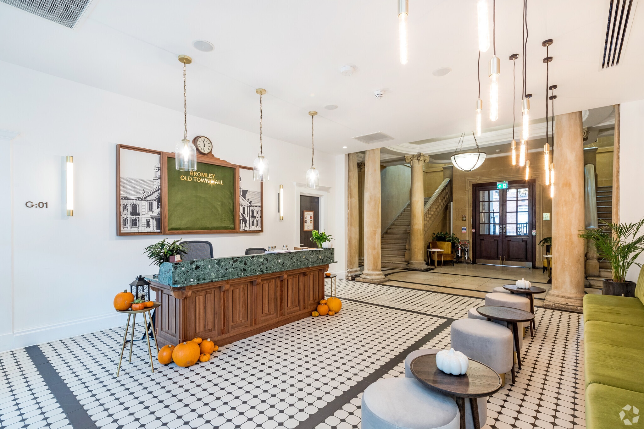 30 Tweedy Rd, Bromley à louer Hall d’entrée- Image 1 de 3