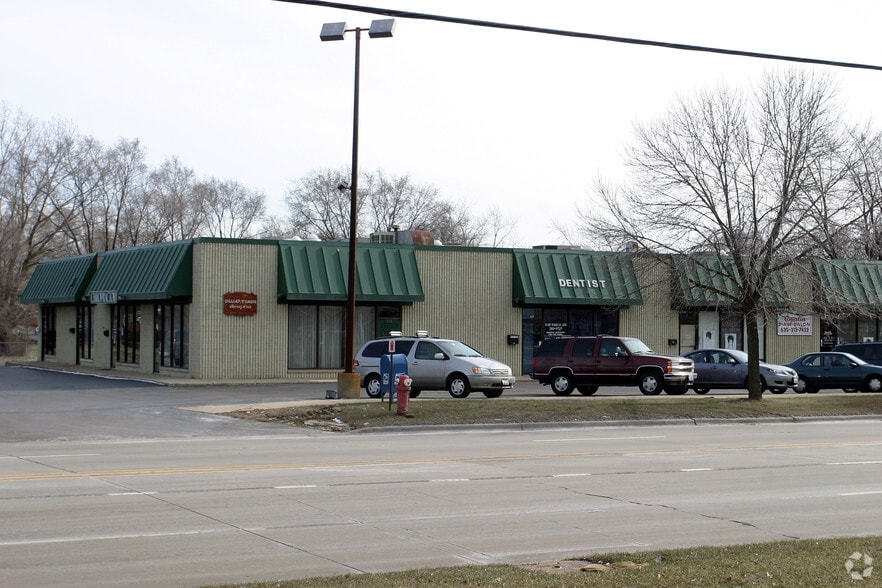 519-535 S Bartlett Rd, Streamwood, IL for lease - Building Photo - Image 2 of 12