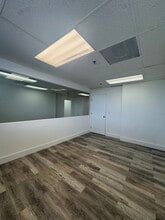 915 Middle River Dr, Fort Lauderdale, FL for lease Interior Photo- Image 2 of 8
