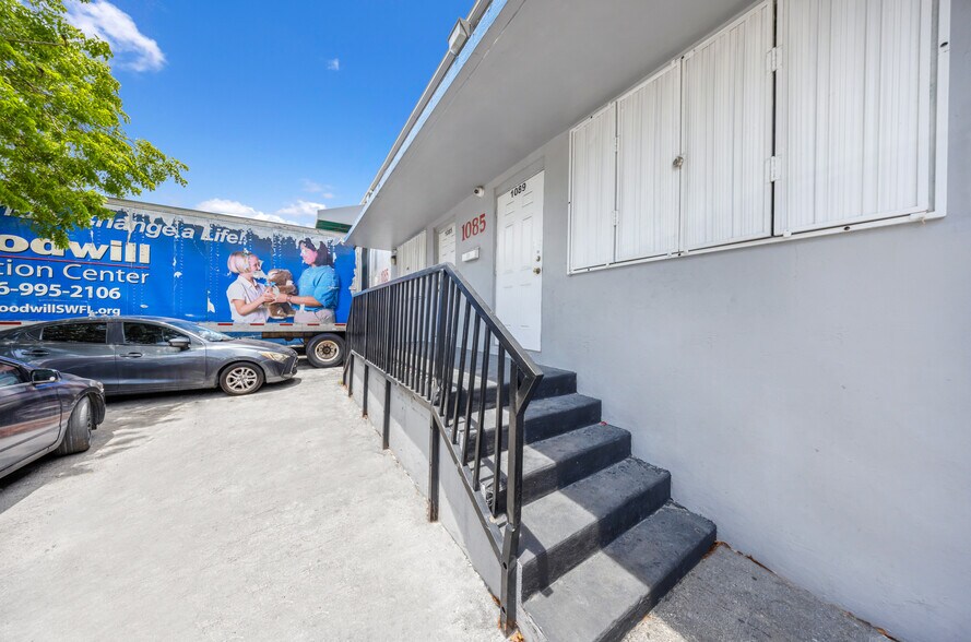 1058 E 27th St, Hialeah, FL à louer - Photo du bâtiment - Image 3 de 13