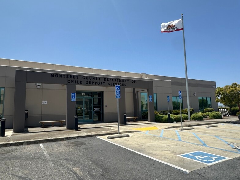 752 La Guardia St, Salinas, CA for lease - Building Photo - Image 2 of 4