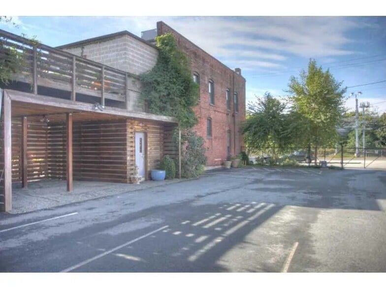 65 Ashburton St, Providence, RI à louer - Photo du bâtiment - Image 2 de 21