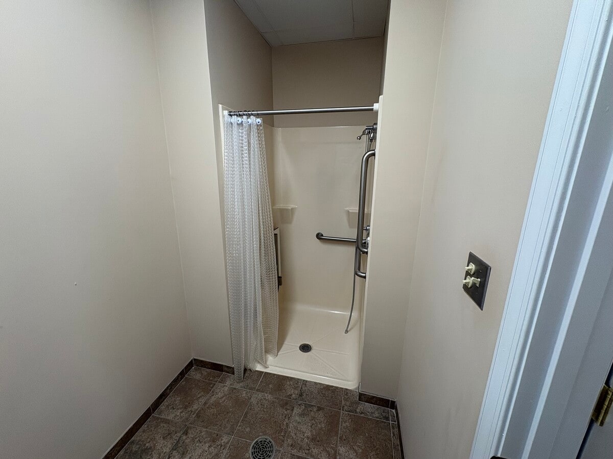 8100 Sandpiper Cir, Nottingham, MD 21236 - Unit 300 - - Interior Photo - Image 1 of 11