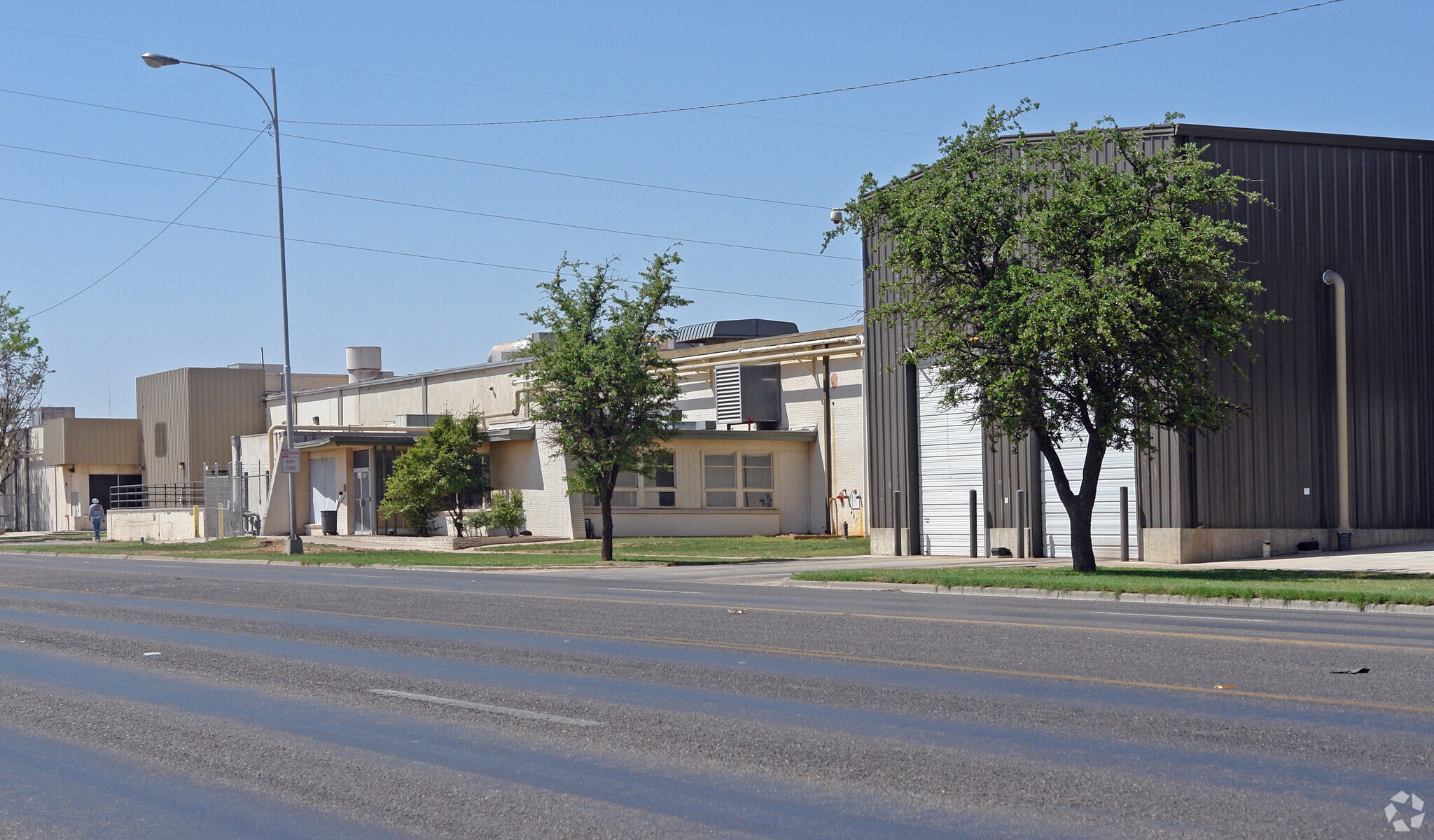 3203 Avenue B, Lubbock, TX for lease Primary Photo- Image 1 of 107