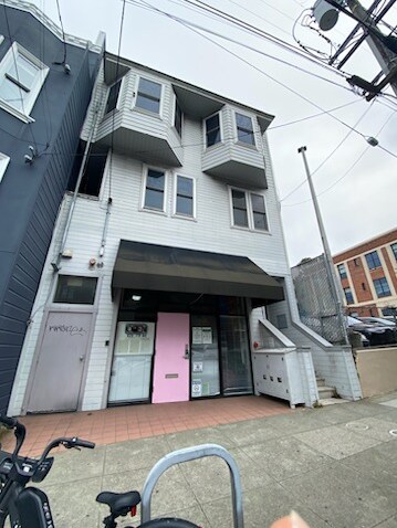 1320 7th Ave, San Francisco, CA à louer Photo du bâtiment- Image 1 de 8