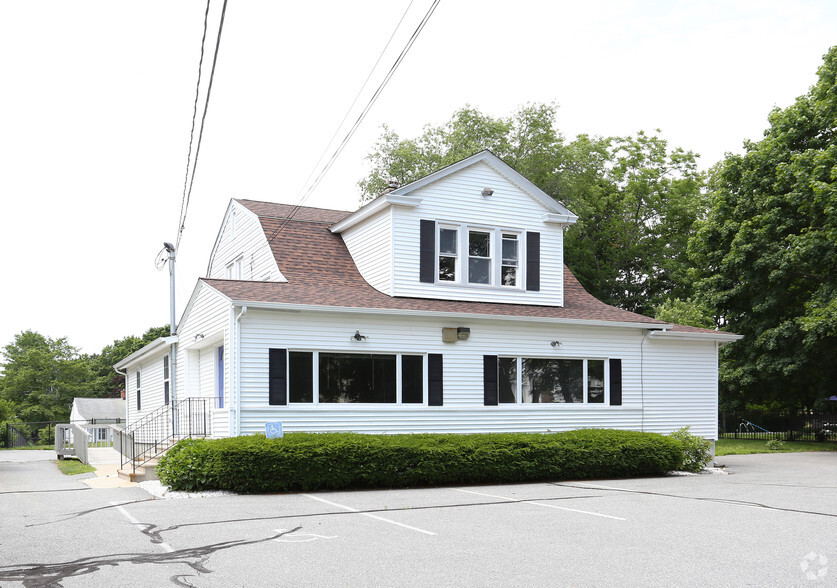 27 Commerce St, Clinton, CT à vendre - Photo principale - Image 1 de 1