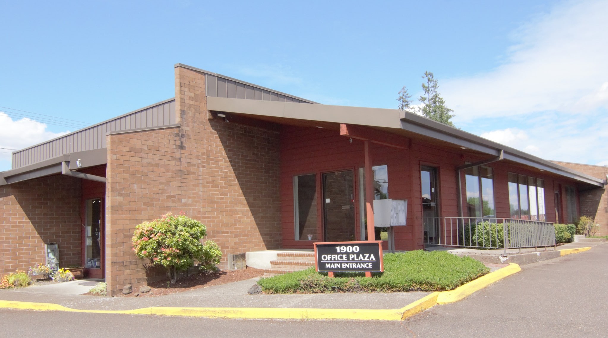 1900 N 99 Hwy, McMinnville, OR for lease Primary Photo- Image 1 of 31