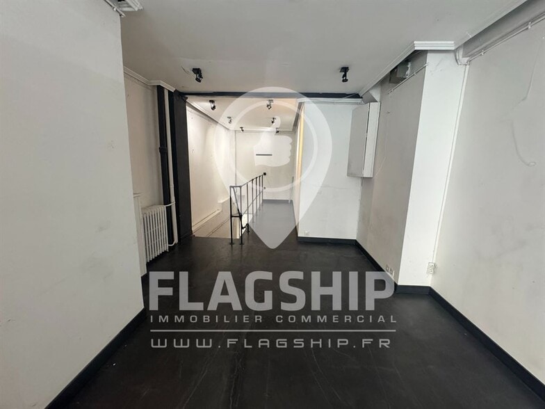 Retail in Paris for lease - Interior Photo - Image 2 of 9