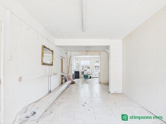 Plus de détails pour 14 Simpson Rd, Milton Keynes - Commerce de détail à vendre