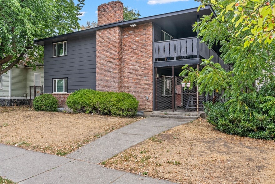 943 E Augusta Ave, Spokane, WA for sale - Building Photo - Image 2 of 9