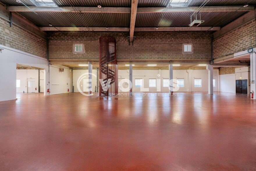 Flex in Verrières-le-Buisson for lease - Building Photo - Image 2 of 18