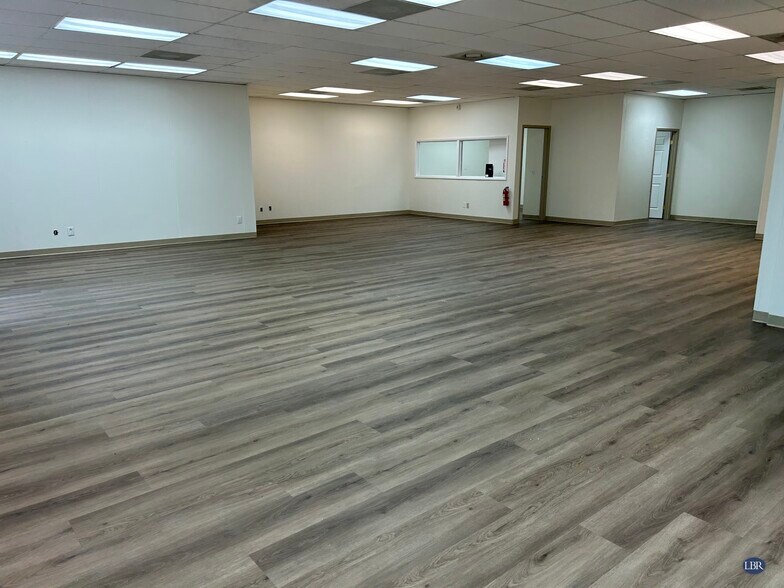 129 W Hibiscus Blvd, Melbourne, FL à louer - Photo du bâtiment - Image 2 de 9