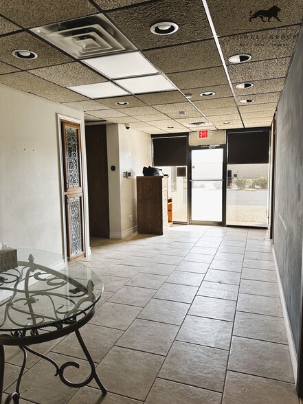 5929 50th St, Lubbock, TX for lease - Interior Photo - Image 3 of 34