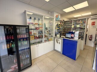 Plus de détails pour Multi-résidentiel à vendre