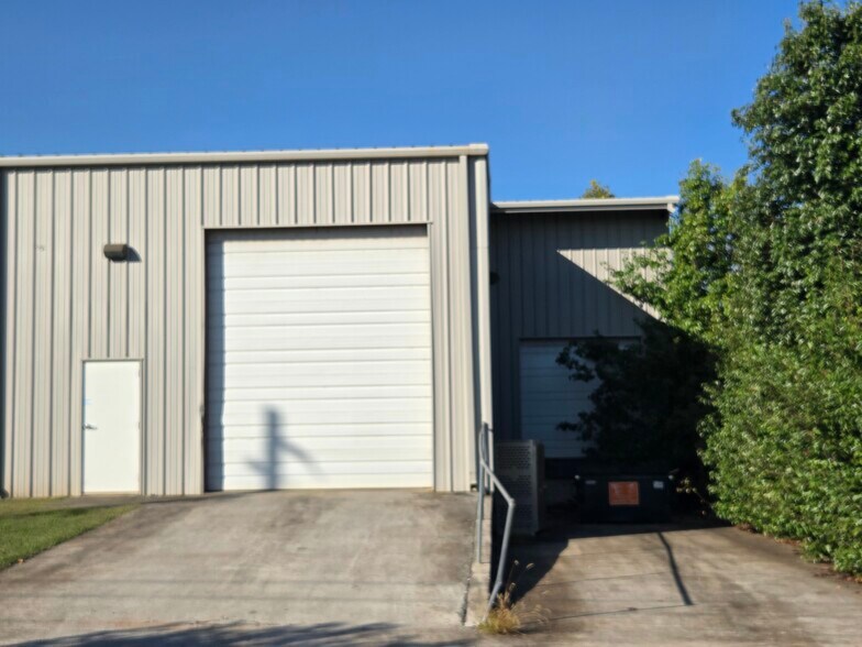 169 Production Ave, Madison, AL à louer - Photo du bâtiment - Image 2 de 6