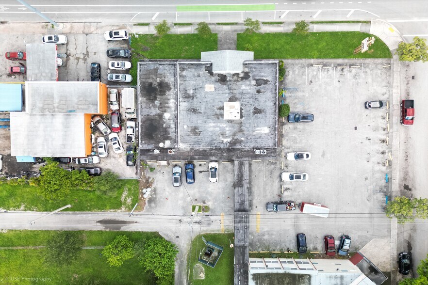 13242 NW 7th Ave, Miami, FL à vendre - Photo du bâtiment - Image 2 de 22