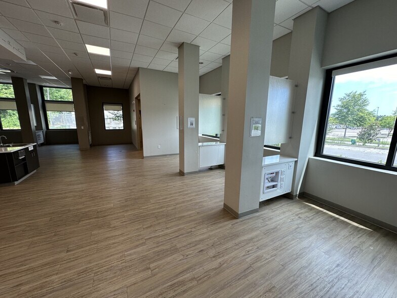 422 Drive In Ln, Moncks Corner, SC à louer - Photo intérieure - Image 3 de 8