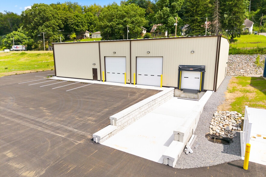 1606 Glass Ave, Fairmont, WV for lease - Building Photo - Image 1 of 13