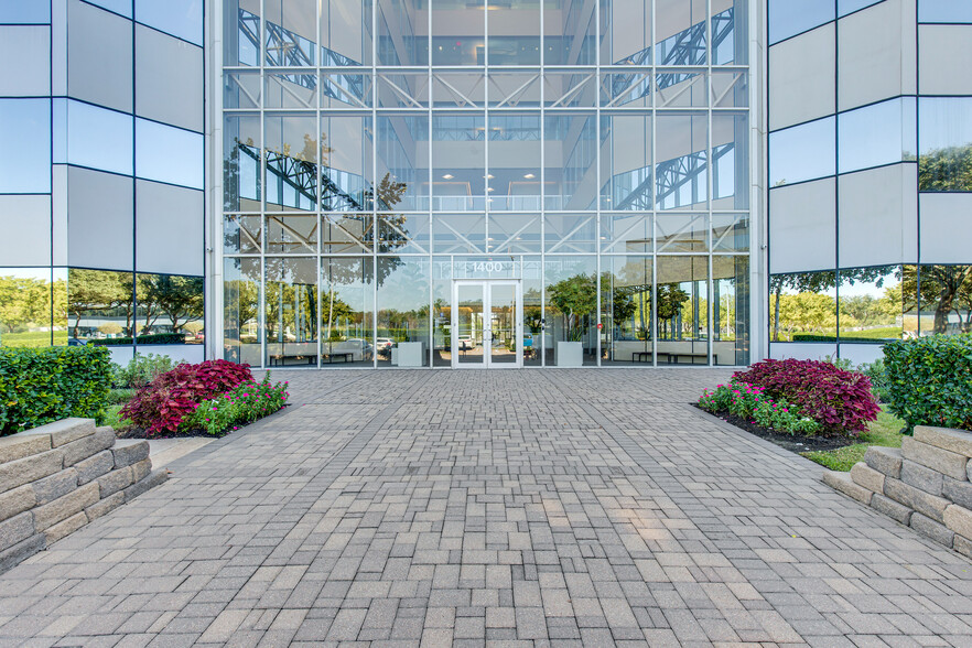 1400 Broadfield Blvd, Houston, TX for lease - Building Photo - Image 3 of 10