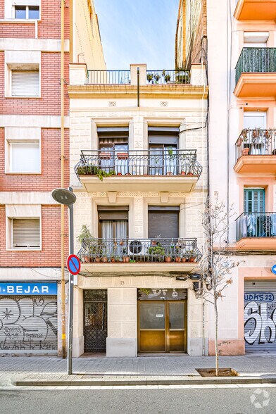 Multifamily in Barcelona, Barcelona for sale - Primary Photo - Image 1 of 1
