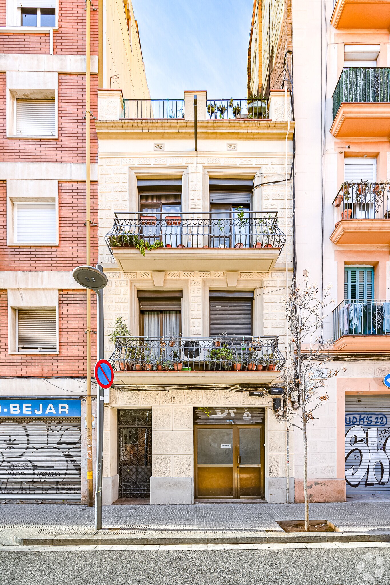 Multifamily in Barcelona, Barcelona for sale Primary Photo- Image 1 of 2