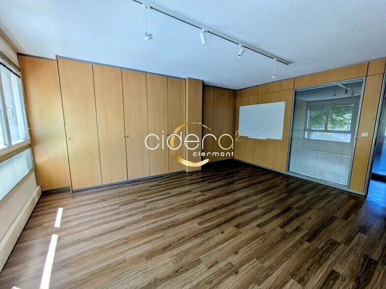 Office in Clermont-Ferrand for lease - Building Photo - Image 3 of 7