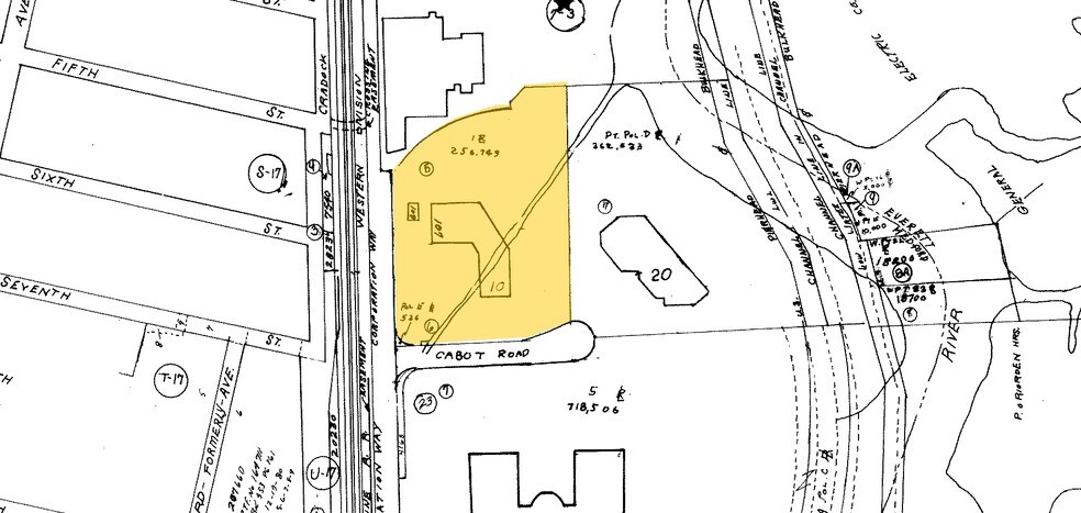 10 Cabot Rd, Medford, MA à louer - Photo du bâtiment - Image 2 de 20