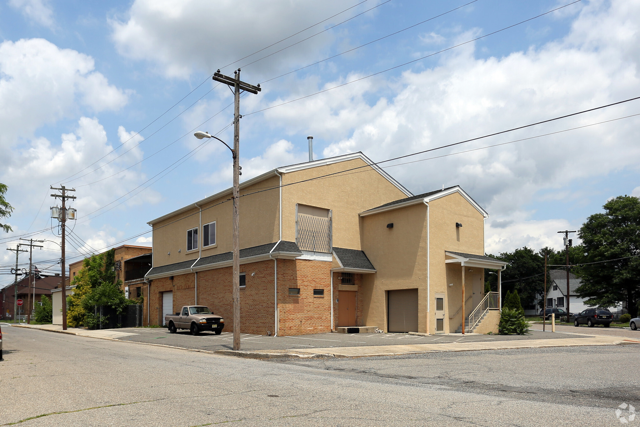 422 W Broad St, Gibbstown, NJ à vendre Photo du bâtiment- Image 1 de 1