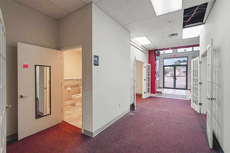 524 9th St W, Bradenton, FL à louer - Photo du bâtiment - Image 3 de 15