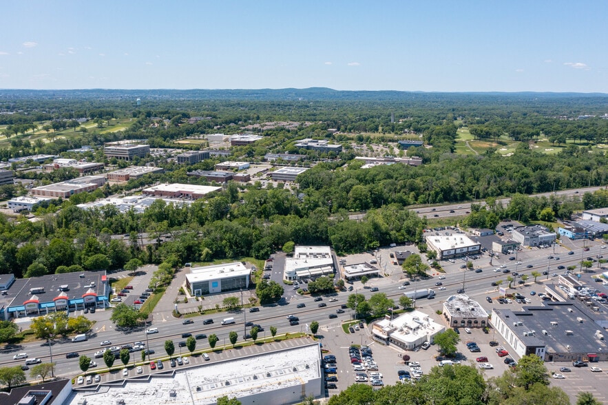 163-165 NJ-17, Paramus, NJ for lease - Building Photo - Image 3 of 6