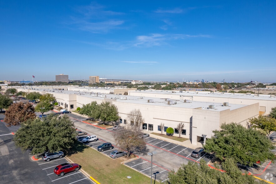 2101 E Saint Elmo Rd, Austin, TX for lease - Building Photo - Image 2 of 8