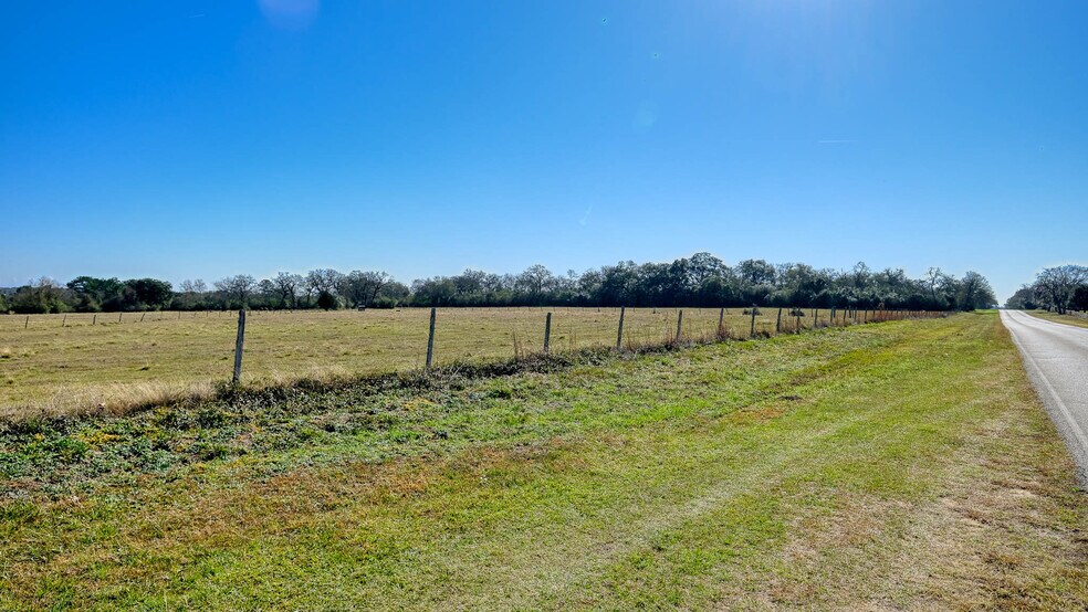 26266 Fields Store Rd., Waller, TX à vendre - Photo du bâtiment - Image 3 de 90