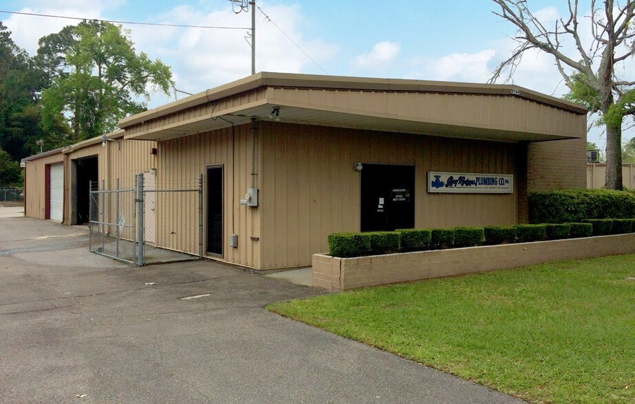 1910 Bassett Rd, Jacksonville, FL for lease - Primary Photo - Image 1 of 8
