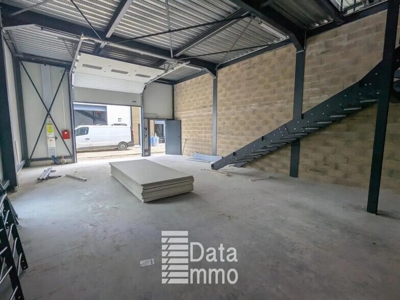 Industriel dans Bagnolet à louer - Photo du bâtiment - Image 3 de 4
